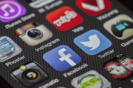 Sicher im Netz: Apps und Co. Bild von <a href="https://pixabay.com/de/users/lobostudiohamburg-13838/?utm_source=link-attribution&utm_medium=referral&utm_campaign=image&utm_content=292994">Thomas Ulrich</a> auf <a href="https://pixabay.com/de/?utm_source=link-attribution&utm_medium=referral&utm_campaign=image&utm_content=292994">Pixabay</a>