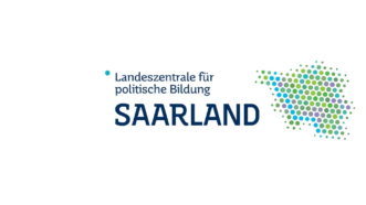 Punktmuster in Form der Saarlandkarte neben dem Schriftzug 'Landeszentrale für politische Bildung SAARLAND'