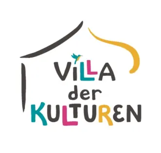 Logo mit stilisierter Hauskontur und dem Schriftzug 'VILLA der KULTUREN' in bunten Buchstaben