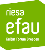 Grünes quadratisches Logo mit weißer Schrift 'riesa efau Kultur Forum Dresden'