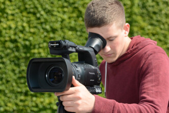 Arbeit mit Videokamera, Außenaufnahme